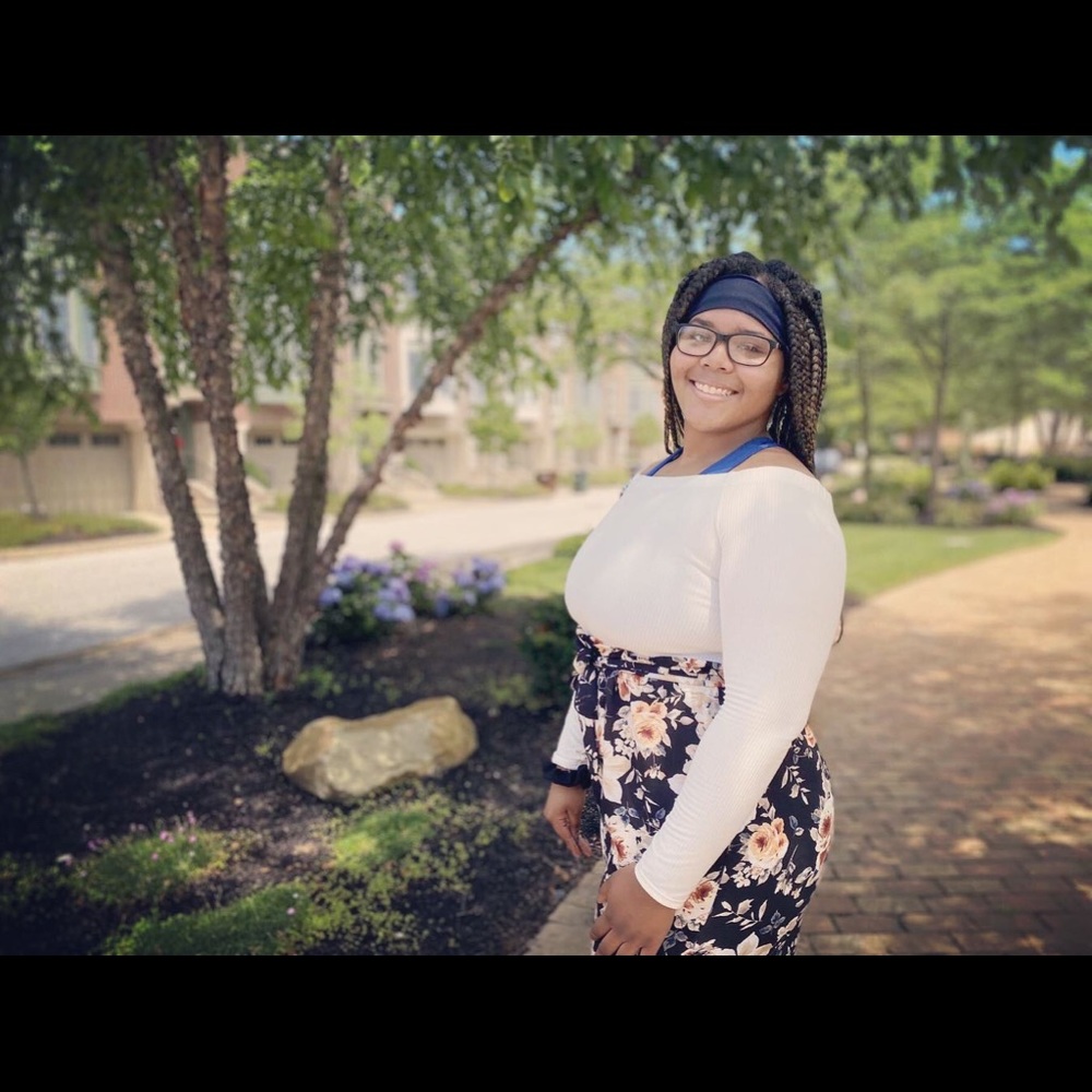 Meet your Posher, Destinie mireya